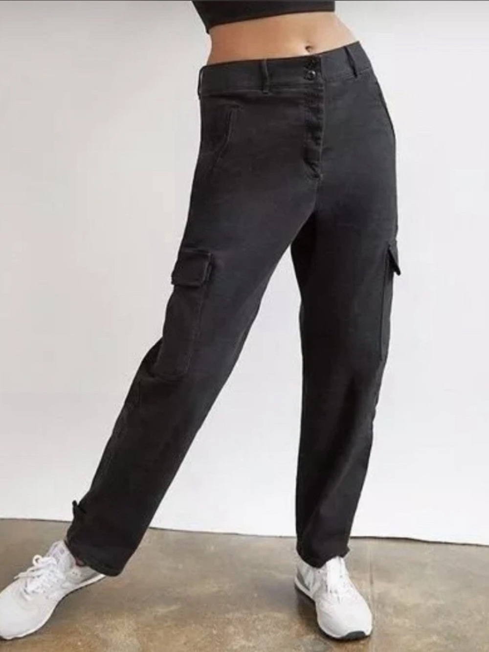 Aritzia Wilfred Free Modern Cargo Pants Size 10 Black High Rise Utility